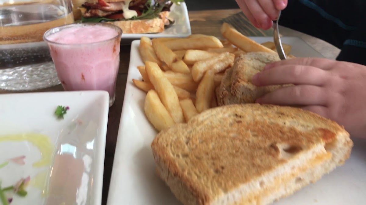Bud Cafe Photo 2